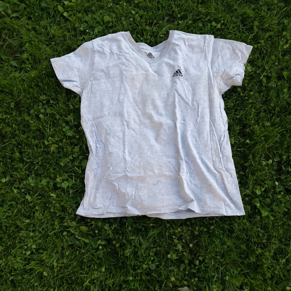 🌻ADIDAS WORKOUT SHIRT🌻